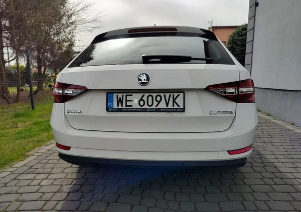 Skoda Superb cena 97899 przebieg: 121247, rok produkcji 2019 z Prudnik małe 562